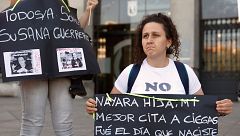 Una madre se enfrenta a juicio por negarse a que su hija vea al padre, condenado por maltrato y al que acusa de abusos