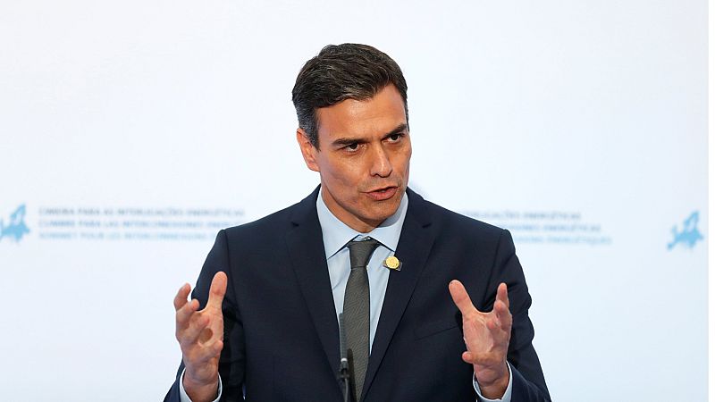 Sánchez acusa a la oposición de intentar desgastarle "golpeando" a los ciudadanos 