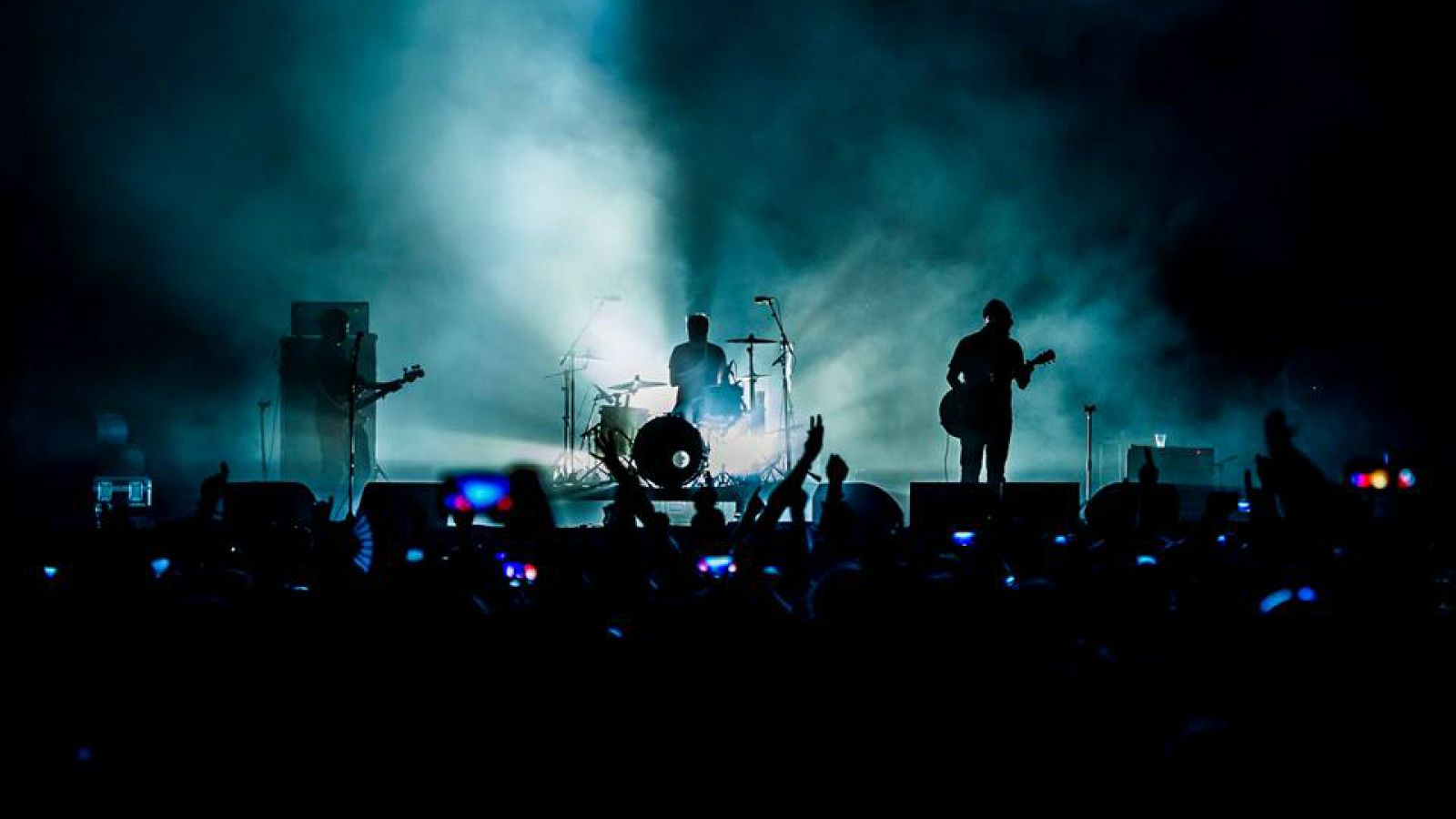 Los Planetas en un momento de su actuación en el Low