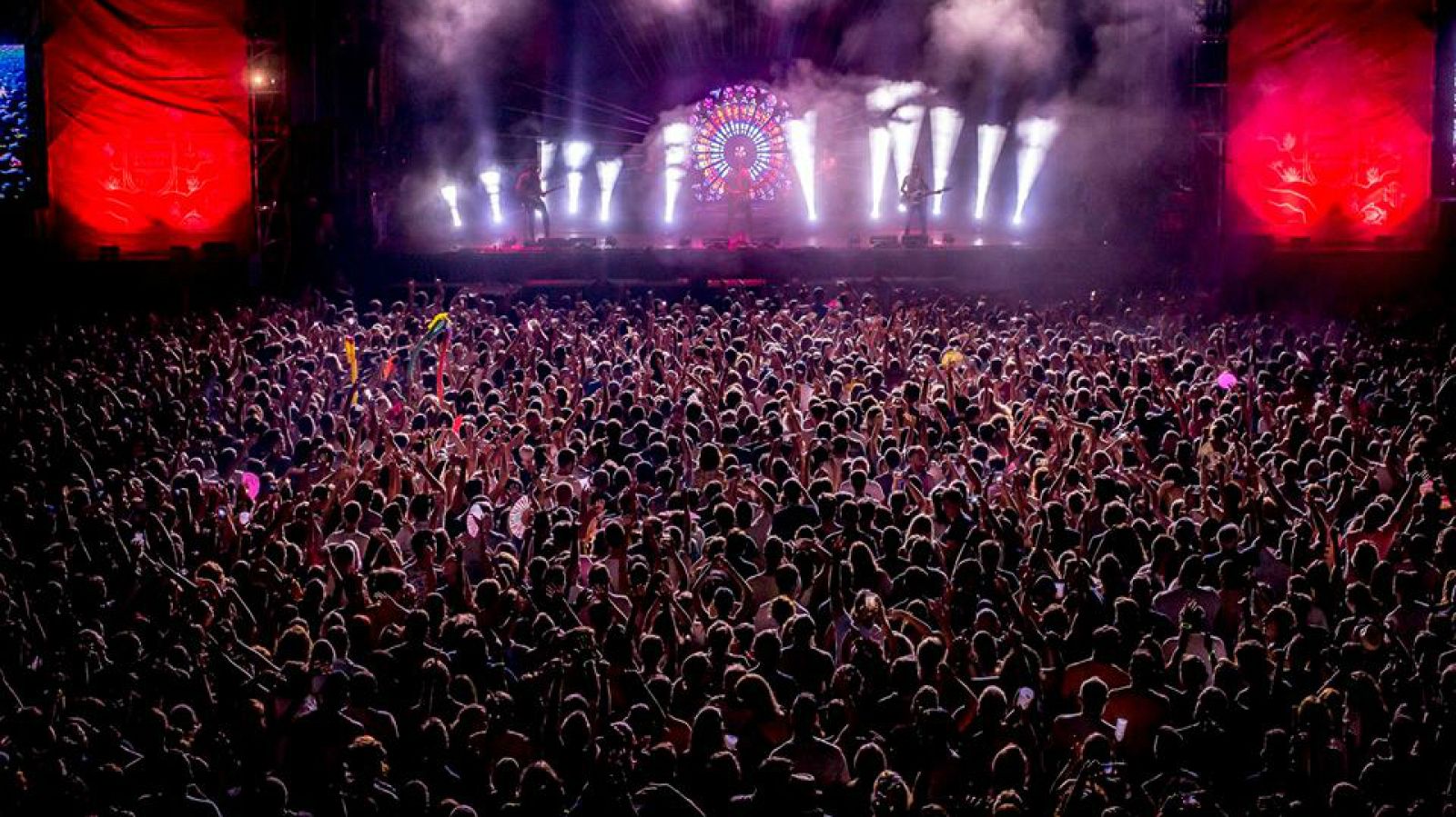 Izal en un momento de su actuación en el Low