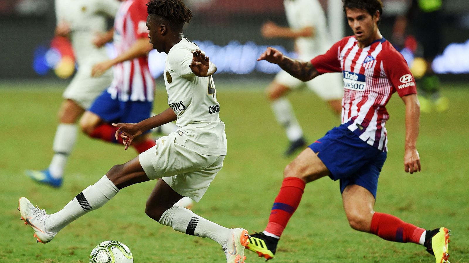 Los canteranos del Atlético se quedan al borde de la remontada ante el PSG