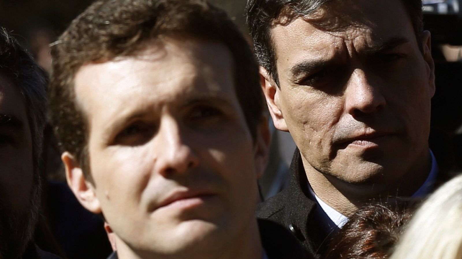 El líder del PP, Pablo Casado, junto al presidente del Gobierno, Pedro Sánchez (PSOE), en un acto de homenaje a las víctimas del terrorismo