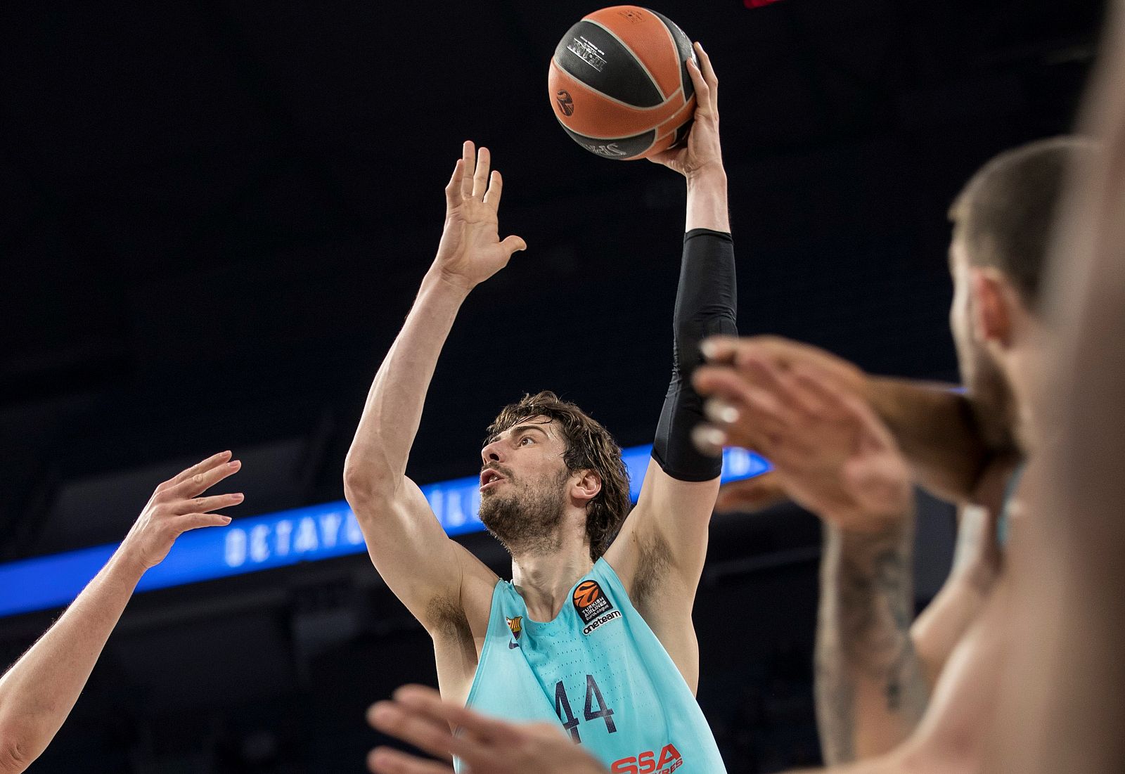 Ante Tomic en un partido de Euroliga ante el Anadolu Efes la pasada campaña.