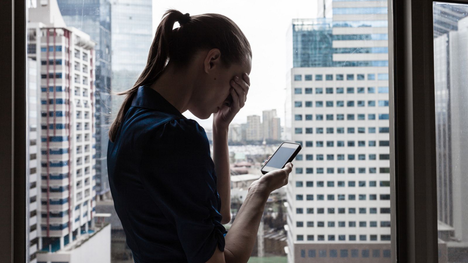 Científicos han estudiado cómo influye el estrés en el procesamiento de buenas y malas noticias.