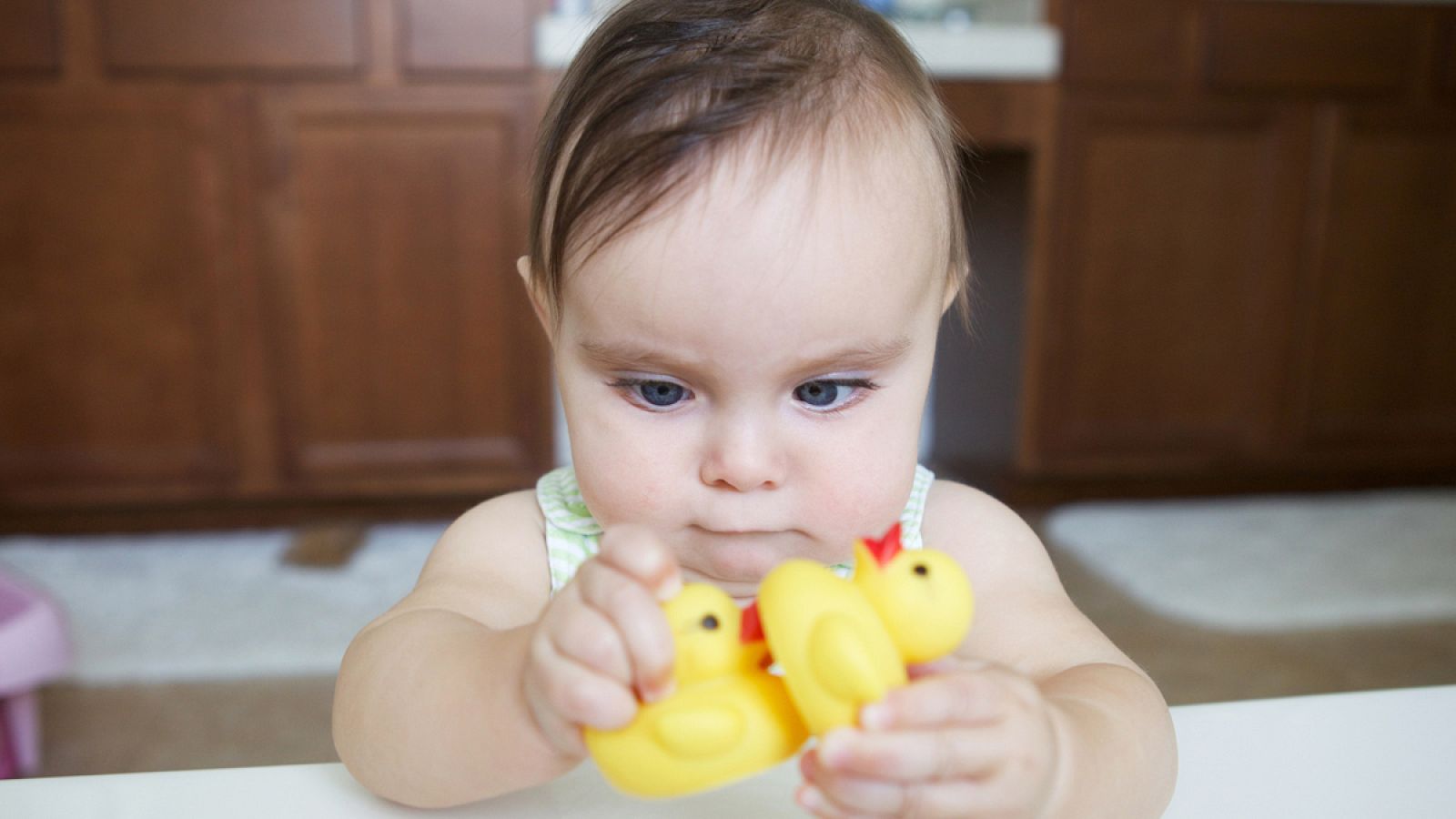 El estrabismo es un problema ocular que hace que los ojos no estén alineados correctamente.