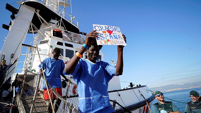 Open Arms Rescates 3 ONG se unen para rescatar inmigrantes en el mediterraneo | RTVE