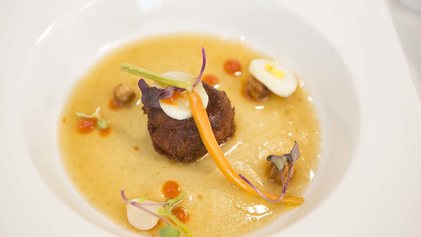 Cocido madrileño en forma de takoyaki