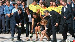 Cambrils homenajea a las víctimas de los atentados: "Esta es una tierra de paz y acogida. Aquí cabemos todos"
