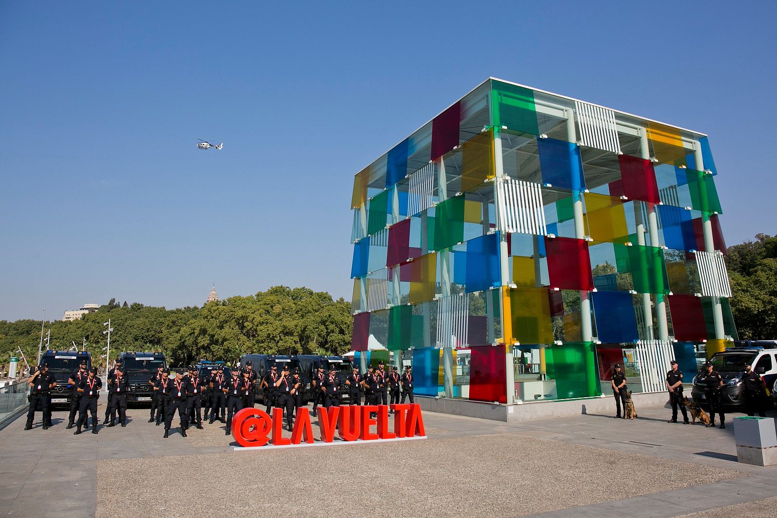 Presentación del dispositivo de agentes y medios de la Policía Nacional para la seguridad y protección en cada etapa de la Vuelta Ciclista a España 2018.