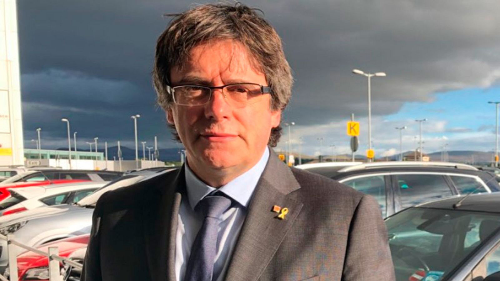 Puigdemont a su llega a Escocia