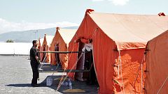 La UME levanta un centro de atención temporal en el puerto de Motril ante la llegada de migrantes