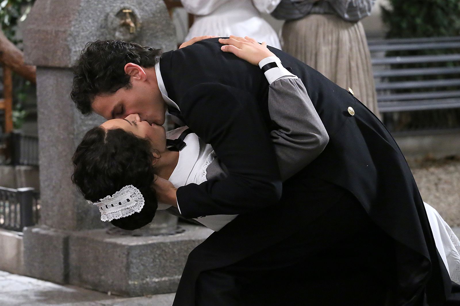 Álvaro Quintana y Rebeca Alemañy interpretan a Antoñito y Lolita en 'Acacias 38'