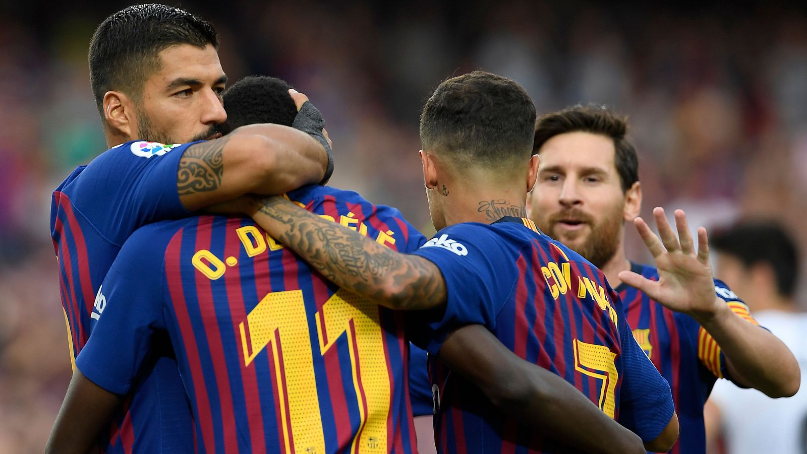 Los jugadores del Barça celebran uno de los ocho goles al Huesca.