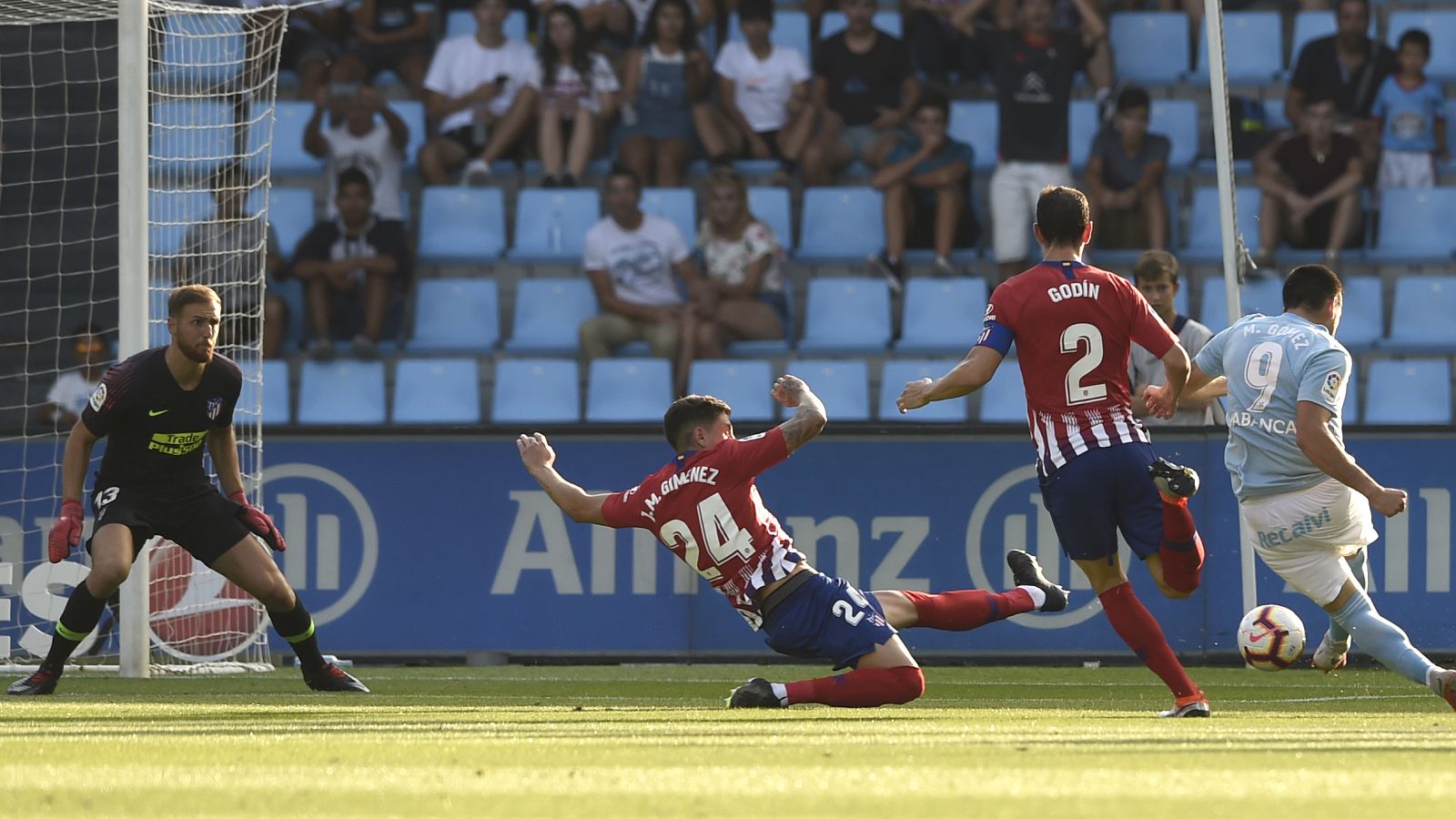 El Atlético 'resbala' en Balaídos