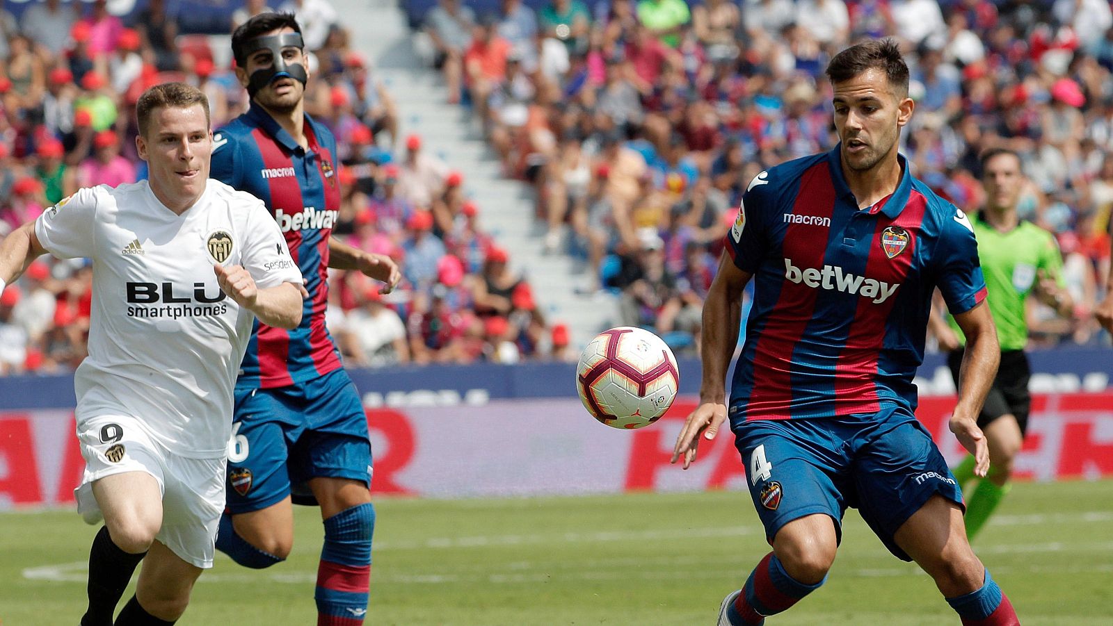 Reparto de puntos en el derbi valenciano