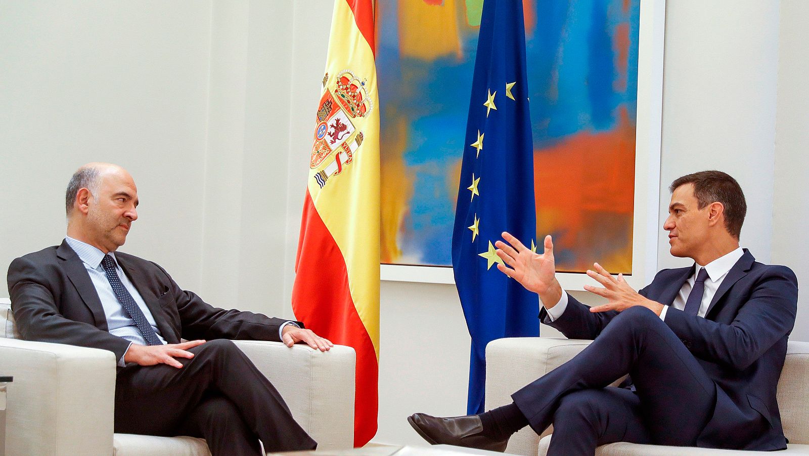 Sánchez se reúne con Moscovici en la Moncloa