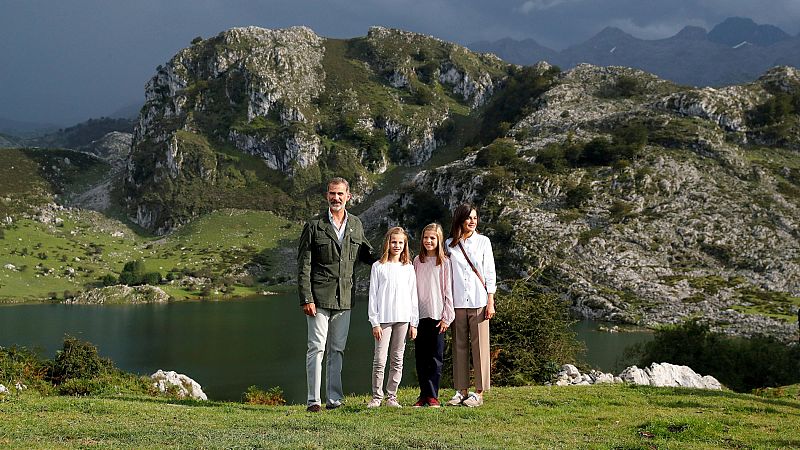 La princesa Leonor asiste a su primer acto oficial en Asturias: "Es un día para la historia", afirma Felipe VI