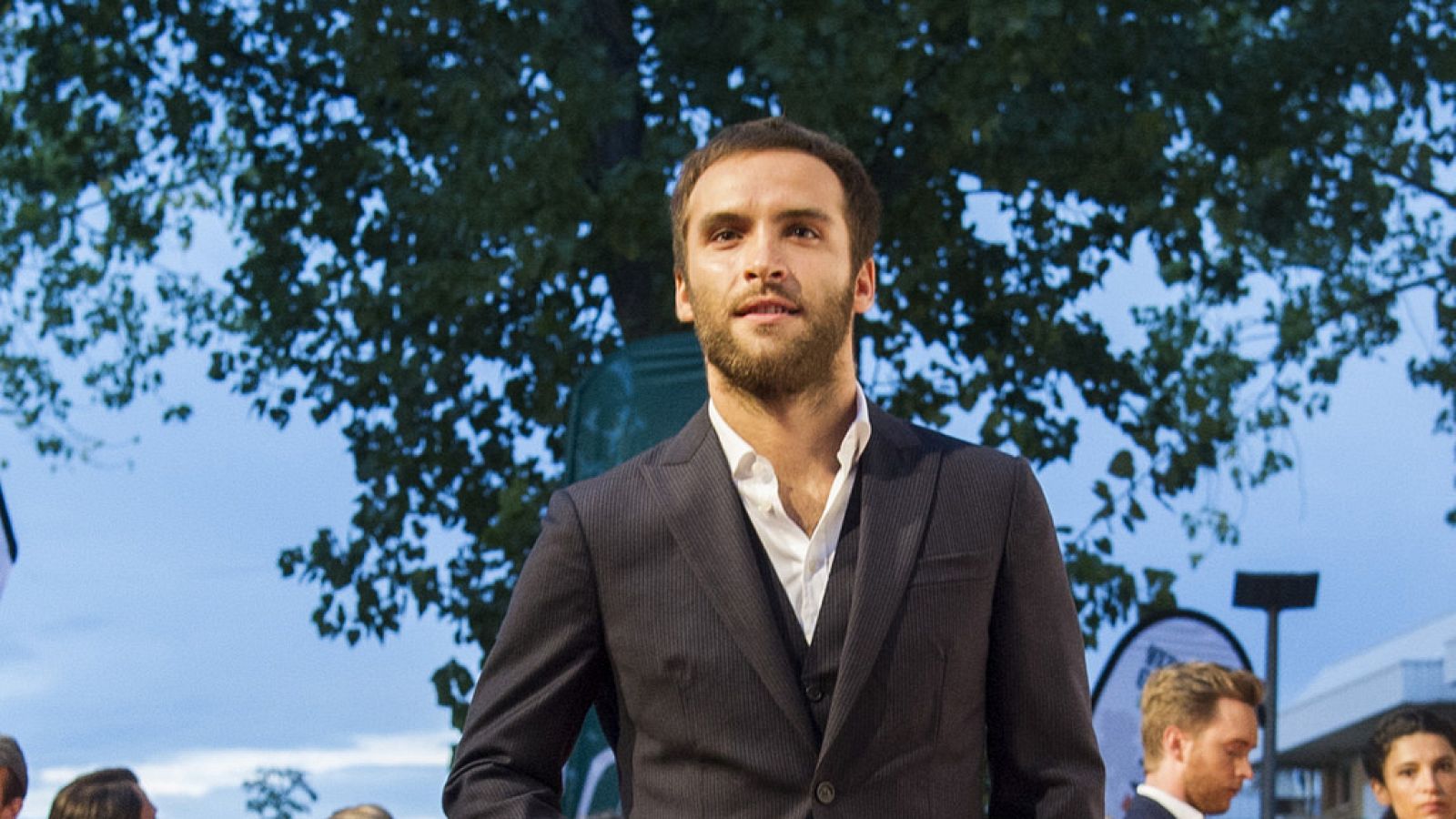 Ricardo Gómez recoge su premio en el FesTVal de Vitoria 2018