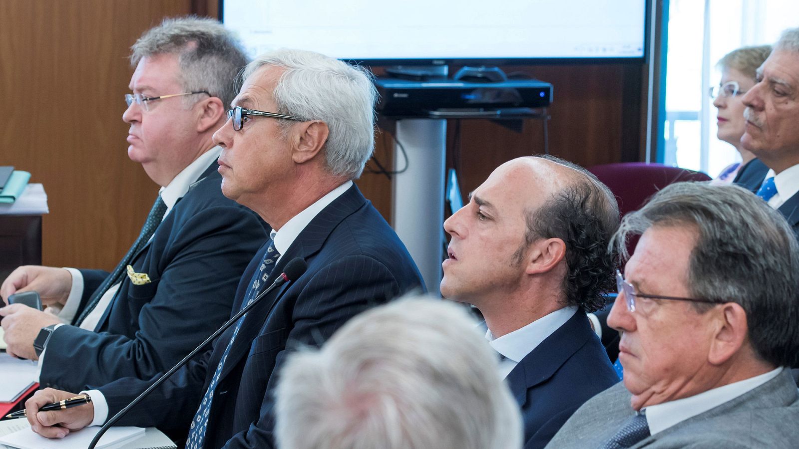 Los peritos aseguran que las transferencias de financiación se usaron "ilegalmente" en los ERE