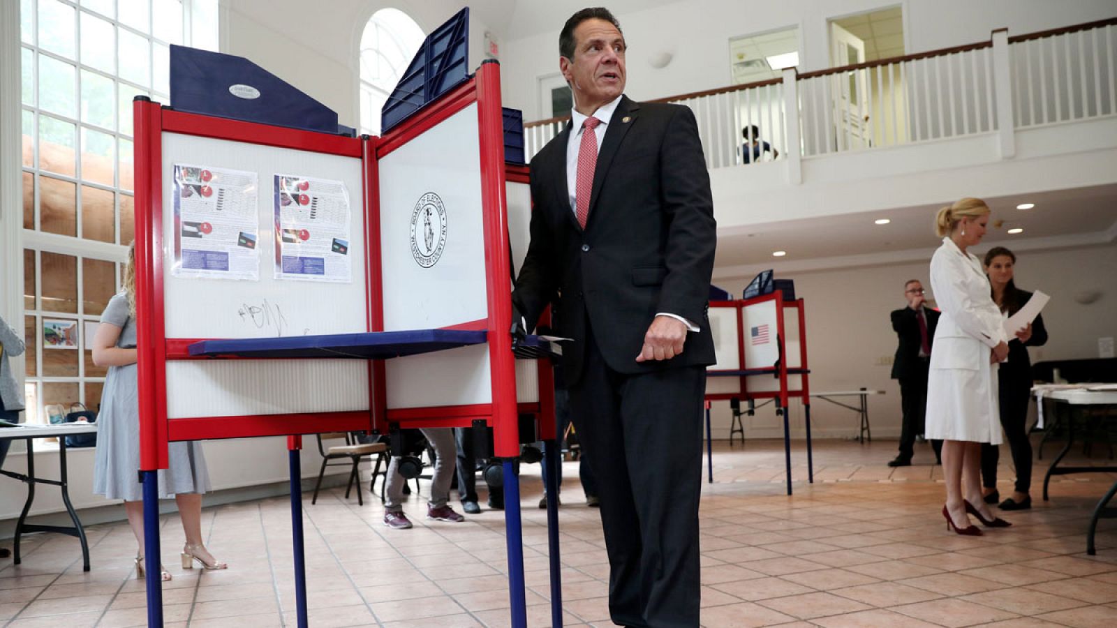 Cuomo frena auge de la izquierda demócrata y vence a la actriz Cynthia Nixon en Nueva York