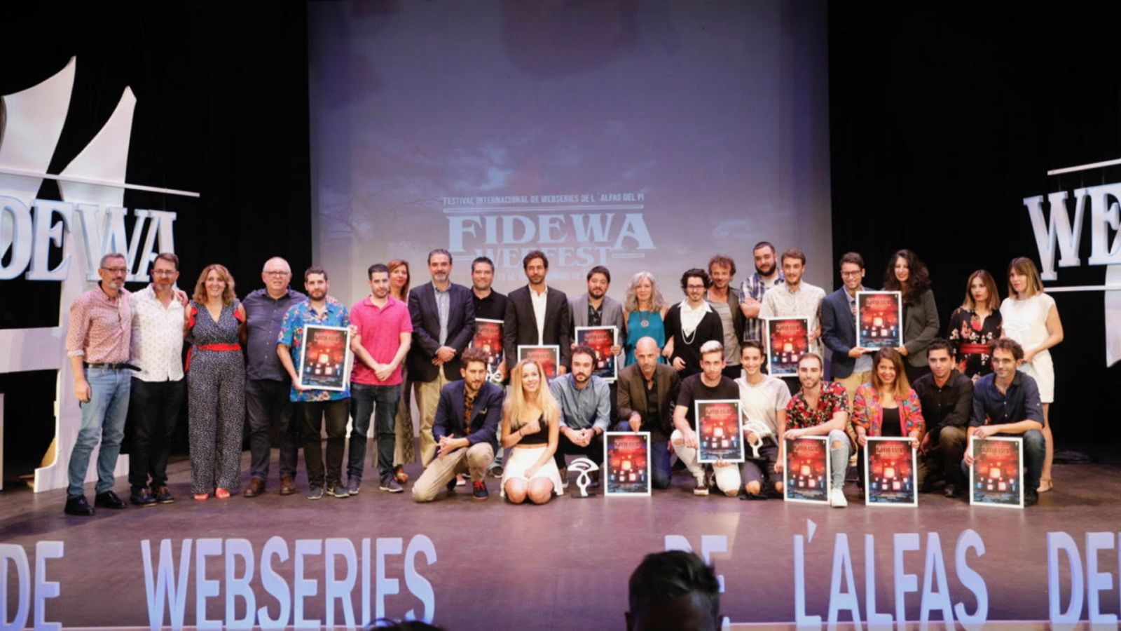 Foto de familia de los premiados en el Fidewà Fest