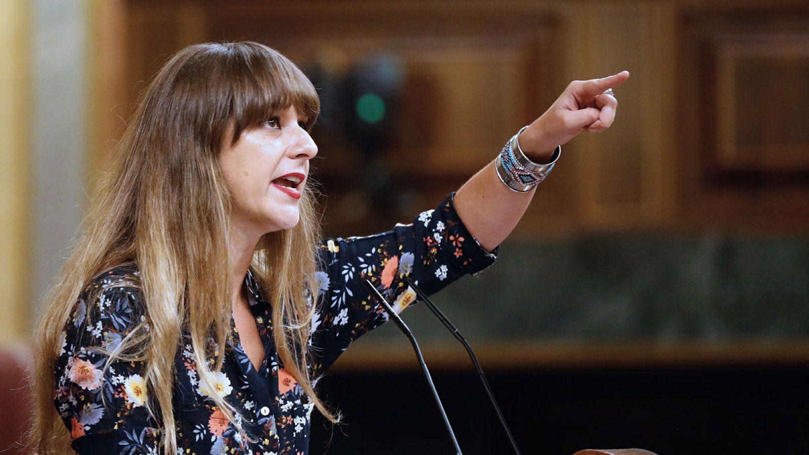 La coportavoz de Podemos, Noelia Vera, durante su intervención en el pleno del Congreso de los Diputados celebrado este martes
