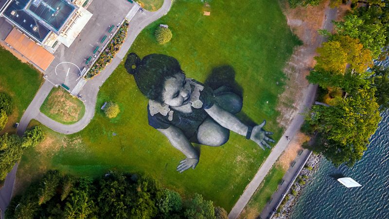 Un grafiti gigante homenajea en Ginebra a los rescatadores de los inmigrantes en el Mediterráneo