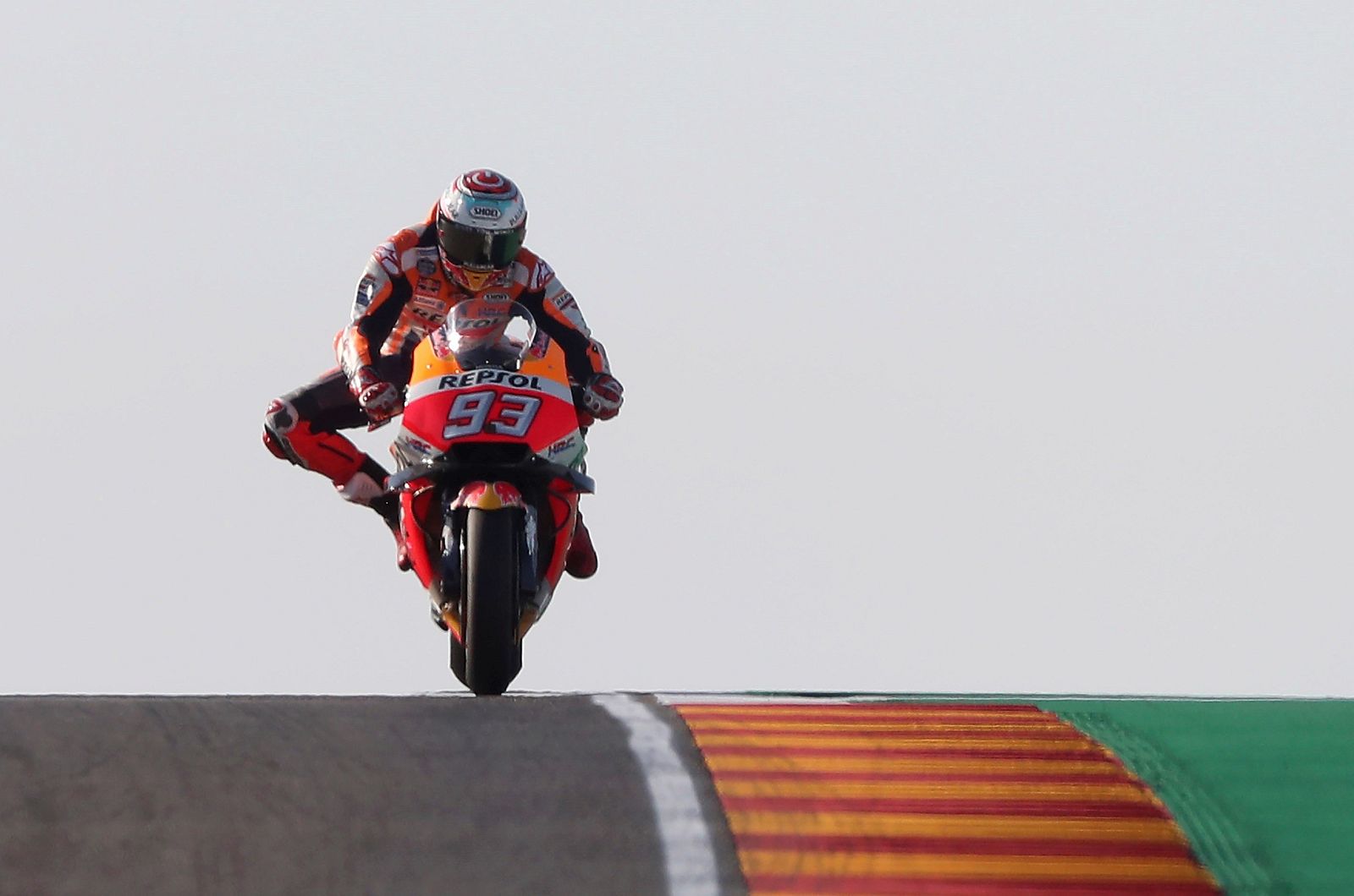 Marc Márquez durante la sesión de entrenamientos libres celebrada en el circuito turolense de Motorland.