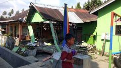Varios muertos por un tsunami en la isla indonesia de Célebes tras un fuerte terremoto