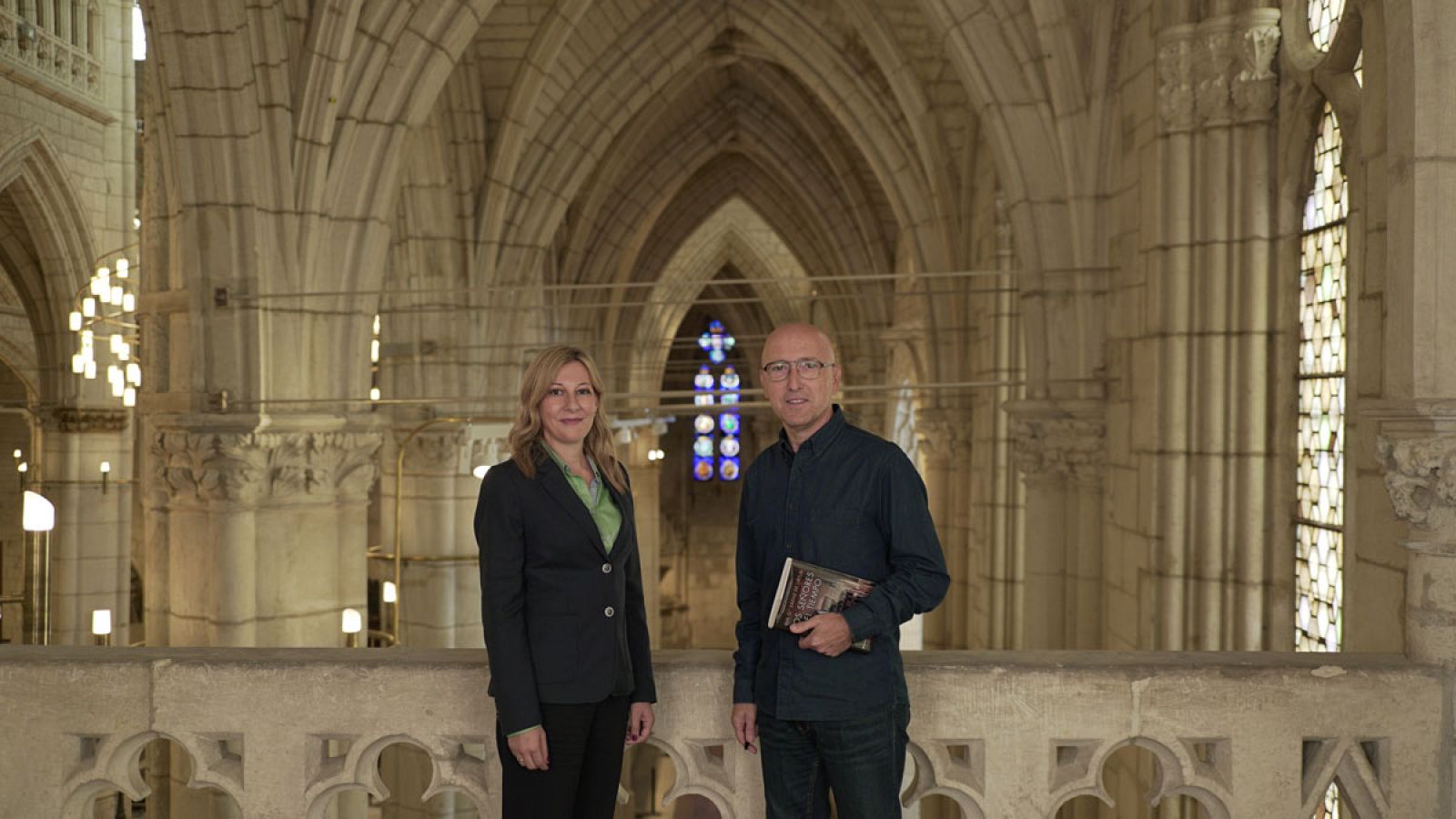 Eva García Sáenz de Urturi  con Óscar López