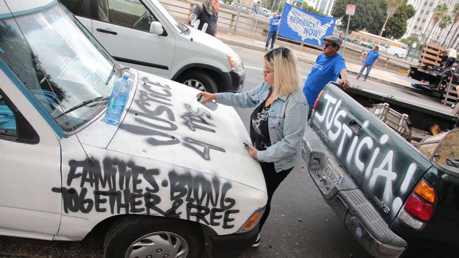 Protestas en Los Ángeles contra la suspensión del progRama TPS