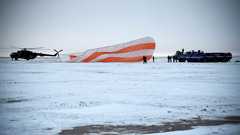La cápsula Soyuz MS-08 aterriza con éxito en la estepa kazaja tras 197 días en la Estación Espacial Internacional