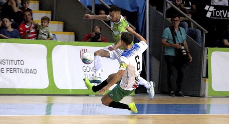 El Palma, líder provisional tras golear al Antequera