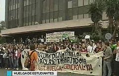 Miles de estudiantes se manifiestan para denunciar los "recortes" en Educación