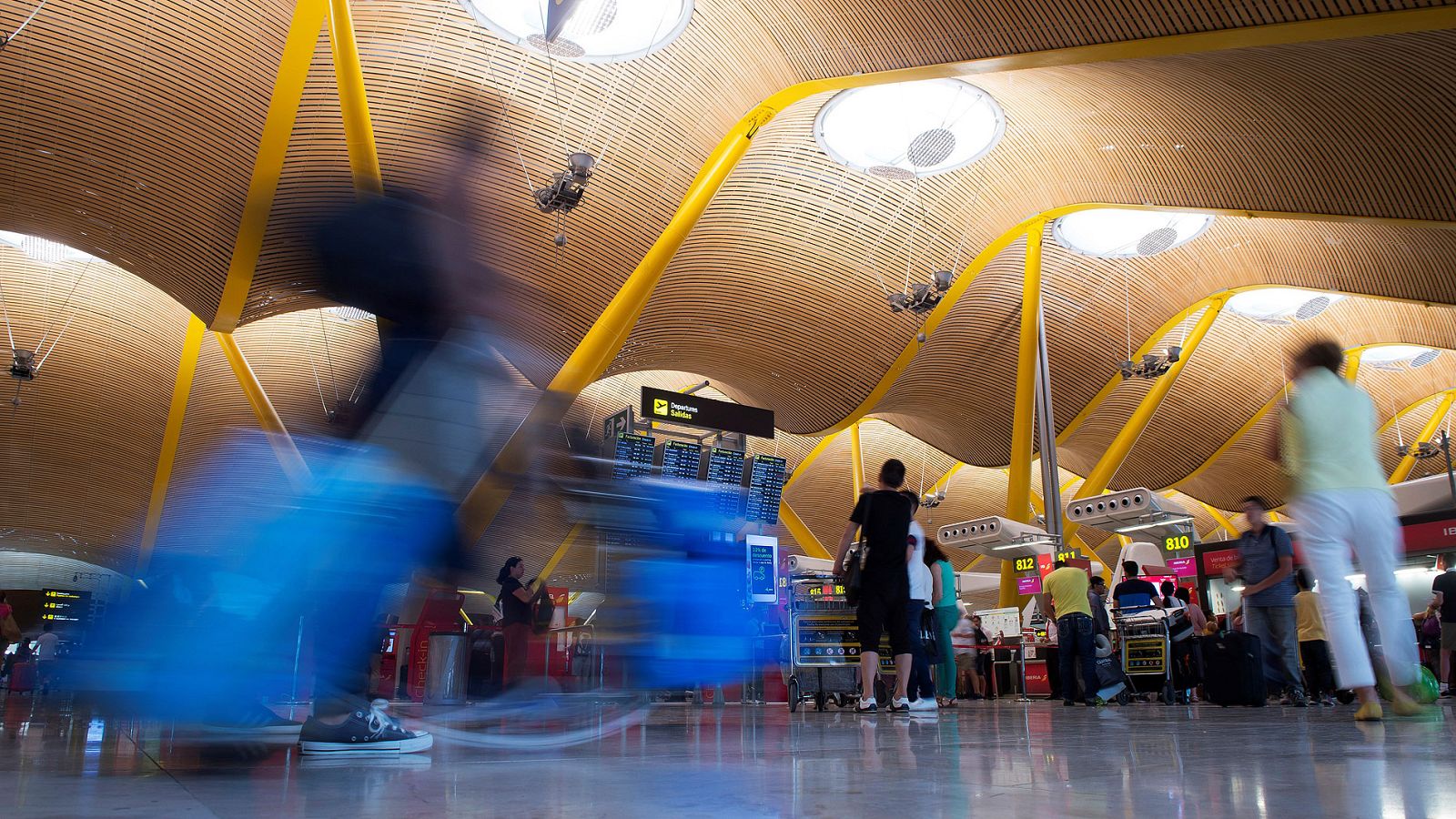 Detenido en Barajas acusado de matar a su pareja