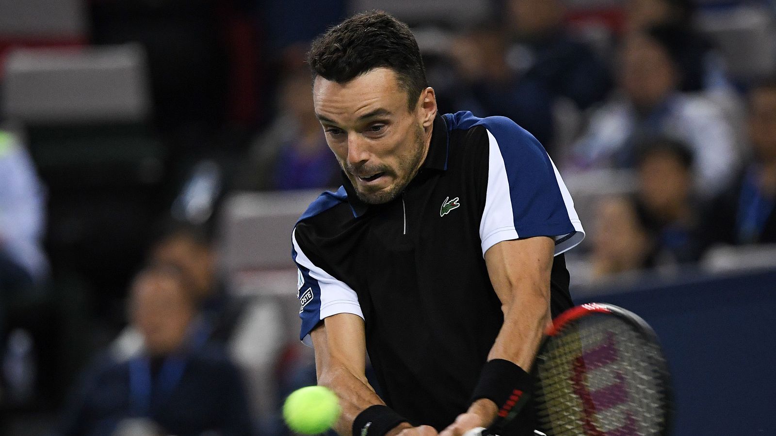 Roberto Bautista cae ante Federer en Shangái