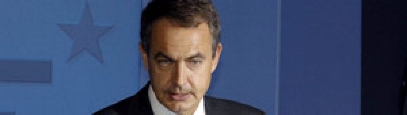 El Gobierno contacta con la Casa Blanca, Obama y McCain para conseguir estar en la cumbre