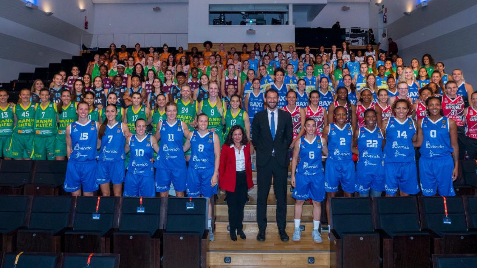 Fotografía de la presentación del 'Open Day' de la Liga femenina de baloncesto.