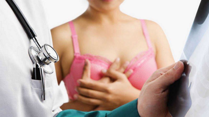 Mujeres con cáncer de mama publican un manifiesto contra las pseudoterapias