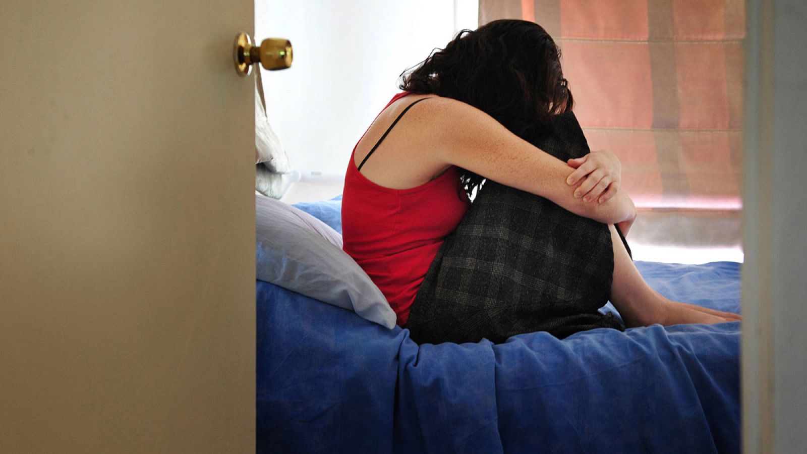 El teléfono gratuito de ayuda a las víctimas de violencia de género es el 016 y no se refleja en la factura