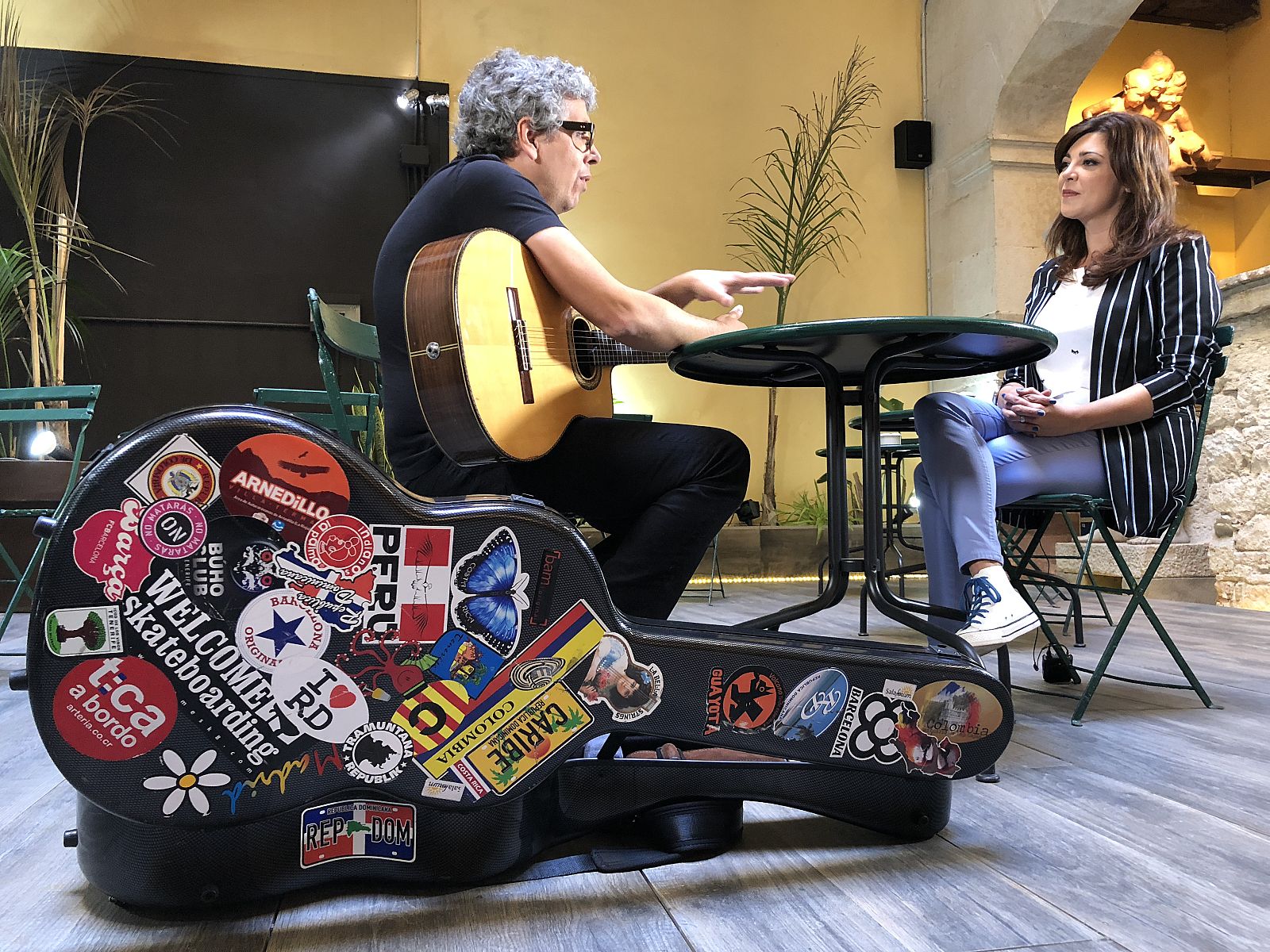 Montse Elias entrevista Pedro Guerra al 'Punts de vista'