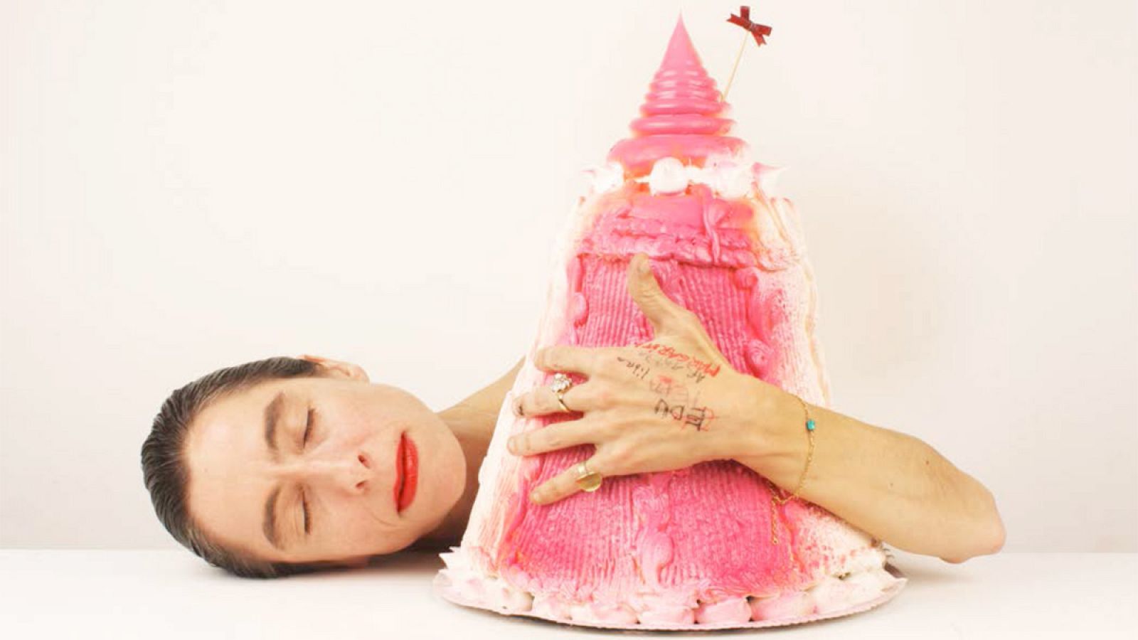 Miriam Ocariz expone su obra