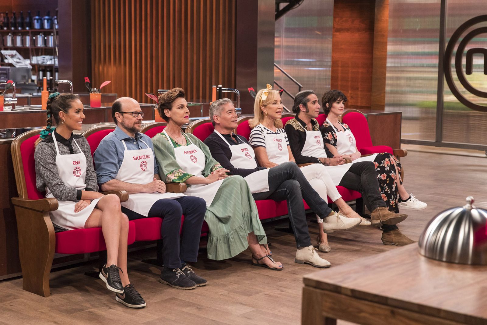 Los concursantes del Celebrity, atienden para la primera pueba de la noche