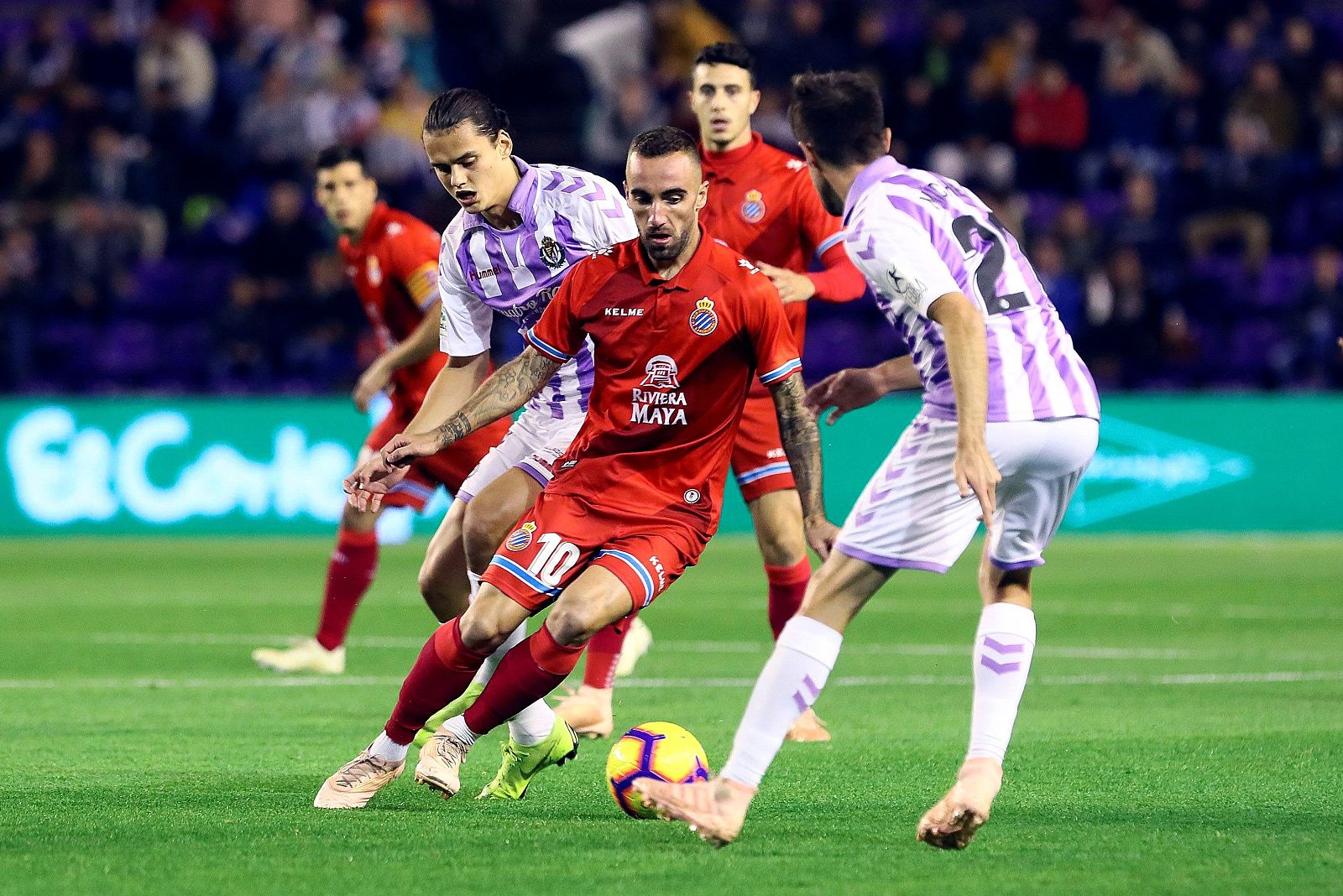 Darder lucha con Míchel Herrero, del Real Valladolid.
