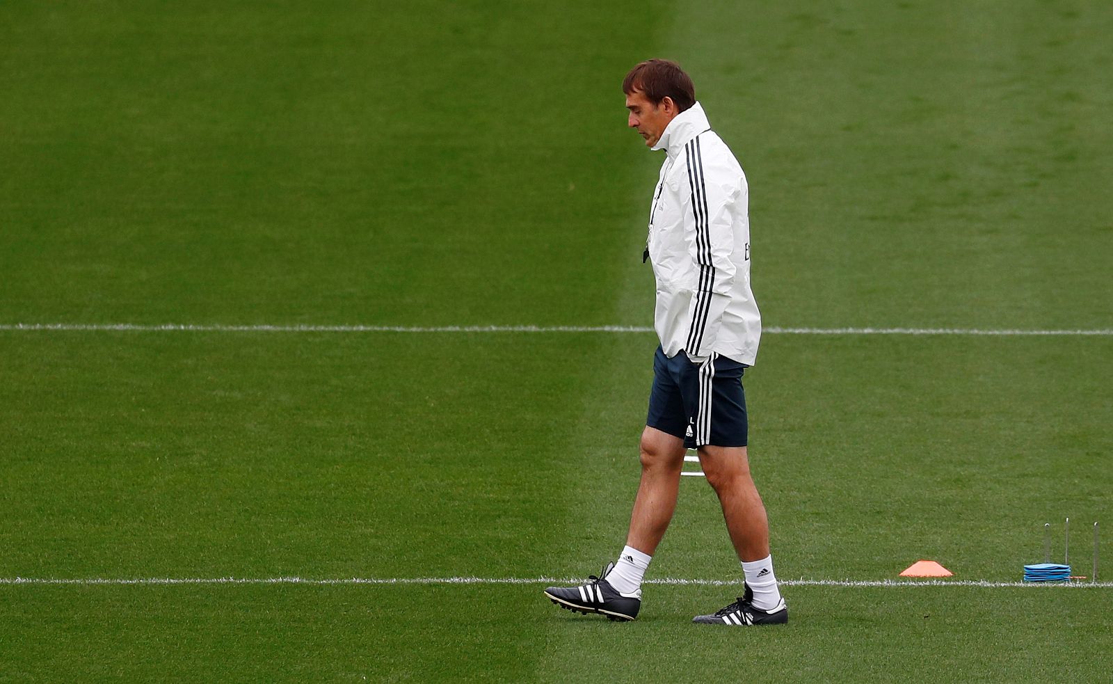 Lopetegui llega al Clásico al borde del abismo.