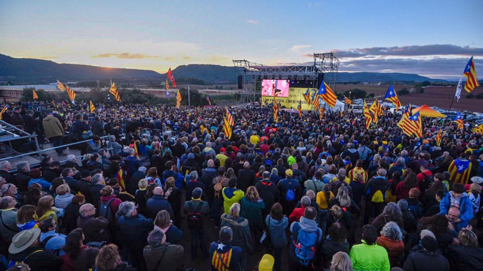 Imagen difundida por ERC de la concentración frente a la cárcel de Lledoners