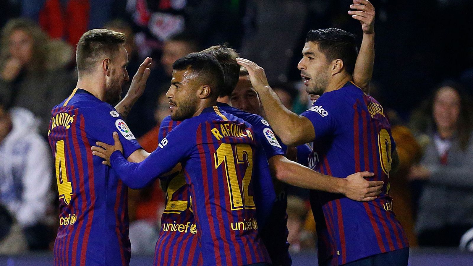 El Barça fulmina al Rayo con una remontada final