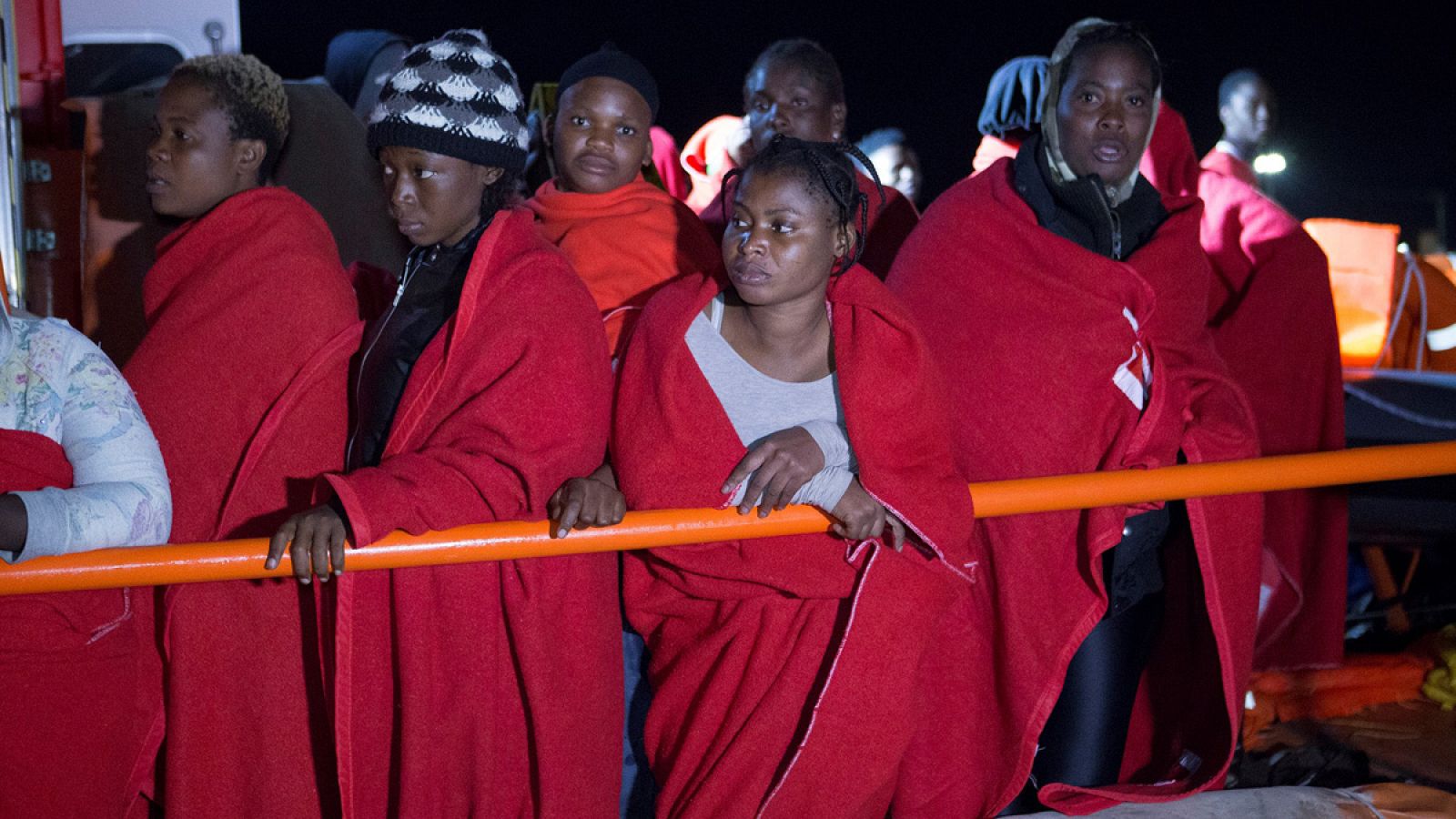 Mujeres rescatadas por Salvamento Marítimo el pasado octubre