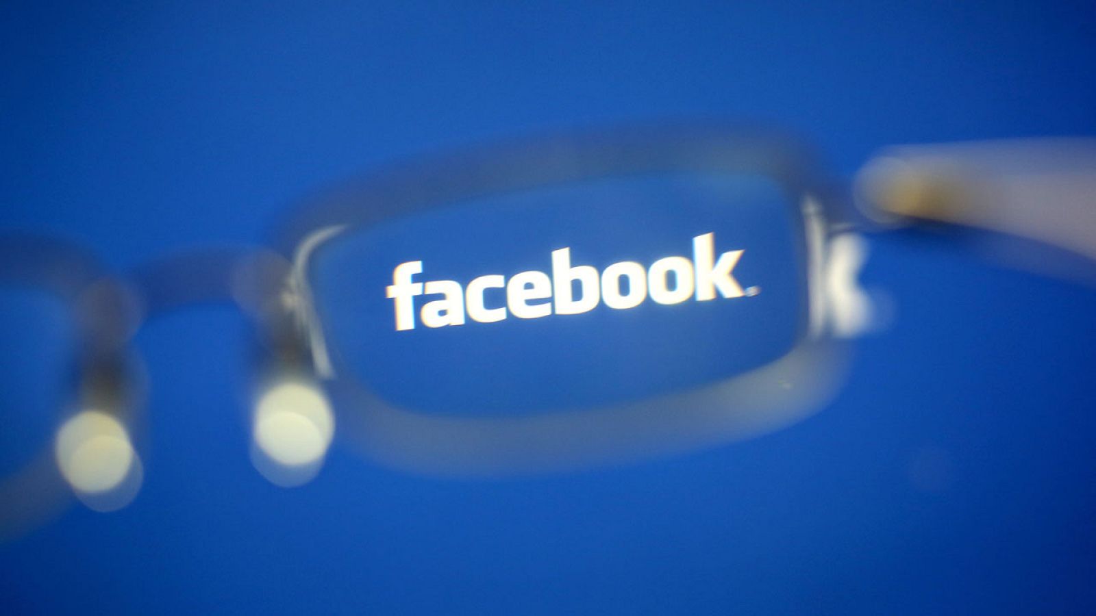 Facebook retira el anuncio antiinmigración de Trump por "sensacionalista"