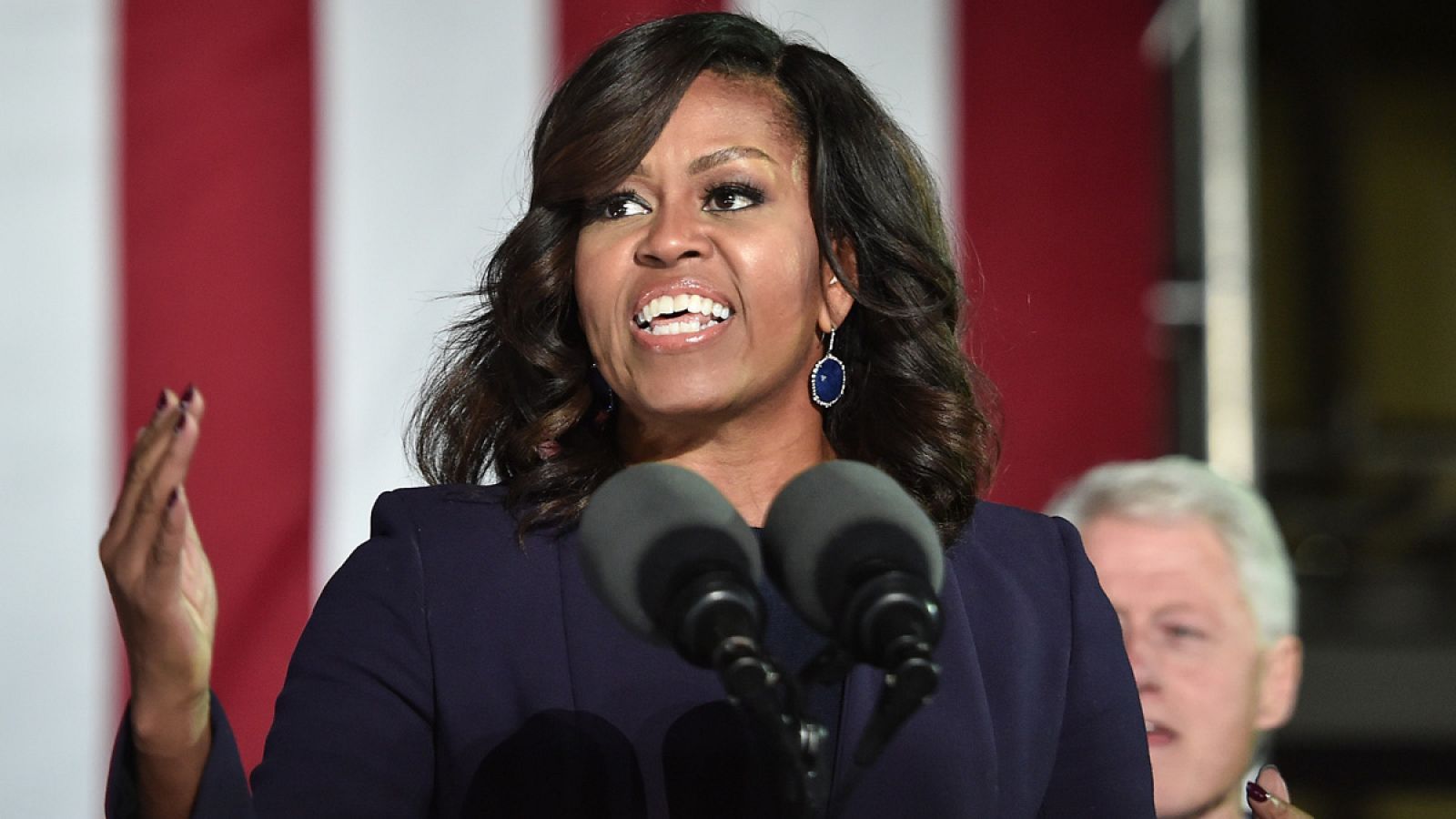 Michelle Obama interviene en un acto del Partido Demócrata
